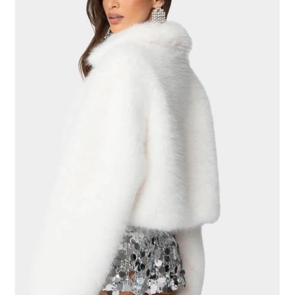 Edikted White Faux Fur Cropped Jacket Size Small - Picture 2 of 10